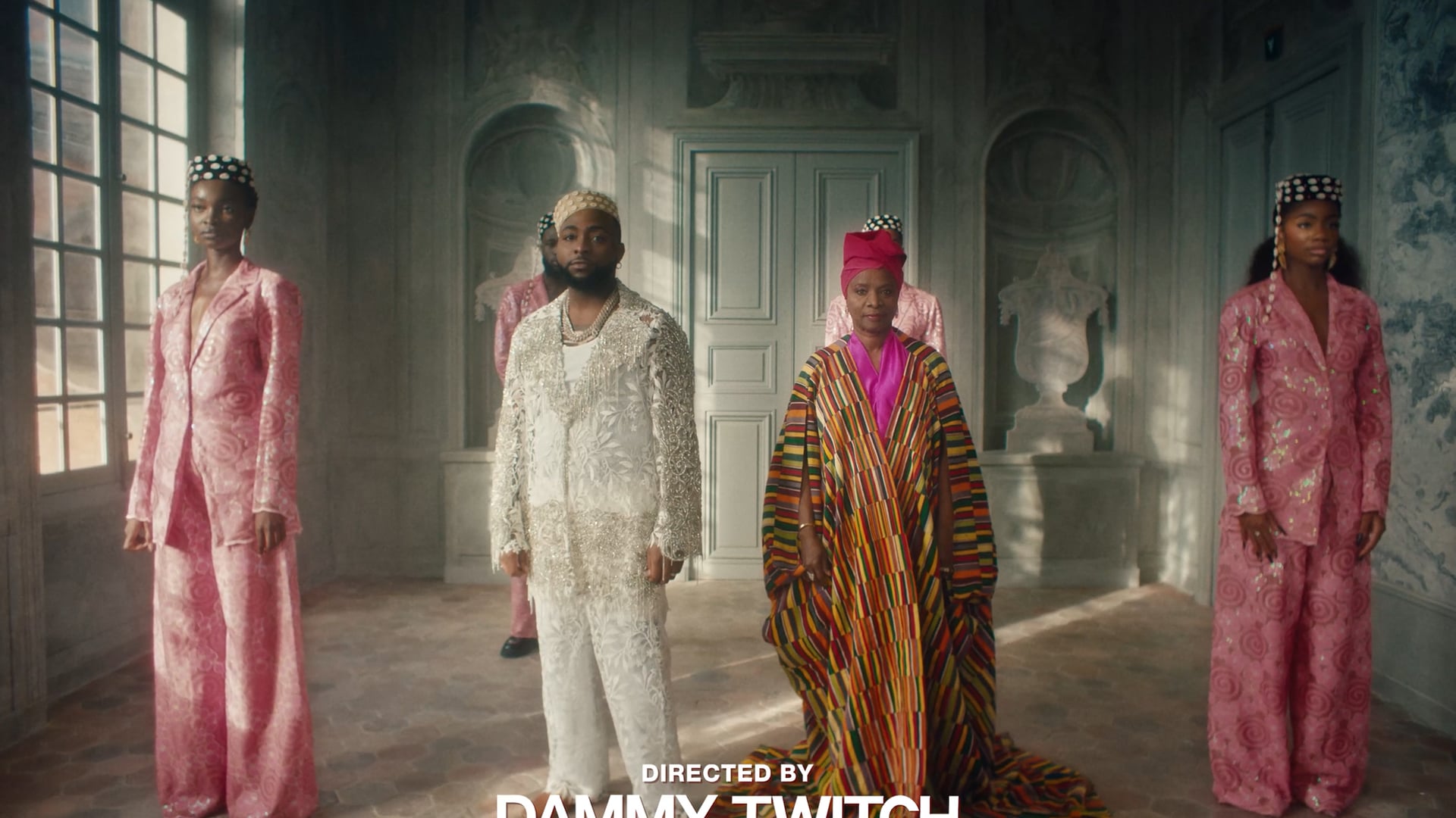 DAVIDO FT. THE CAVEMEN, ANGÉLIQUE KIDJO - NA MONEY