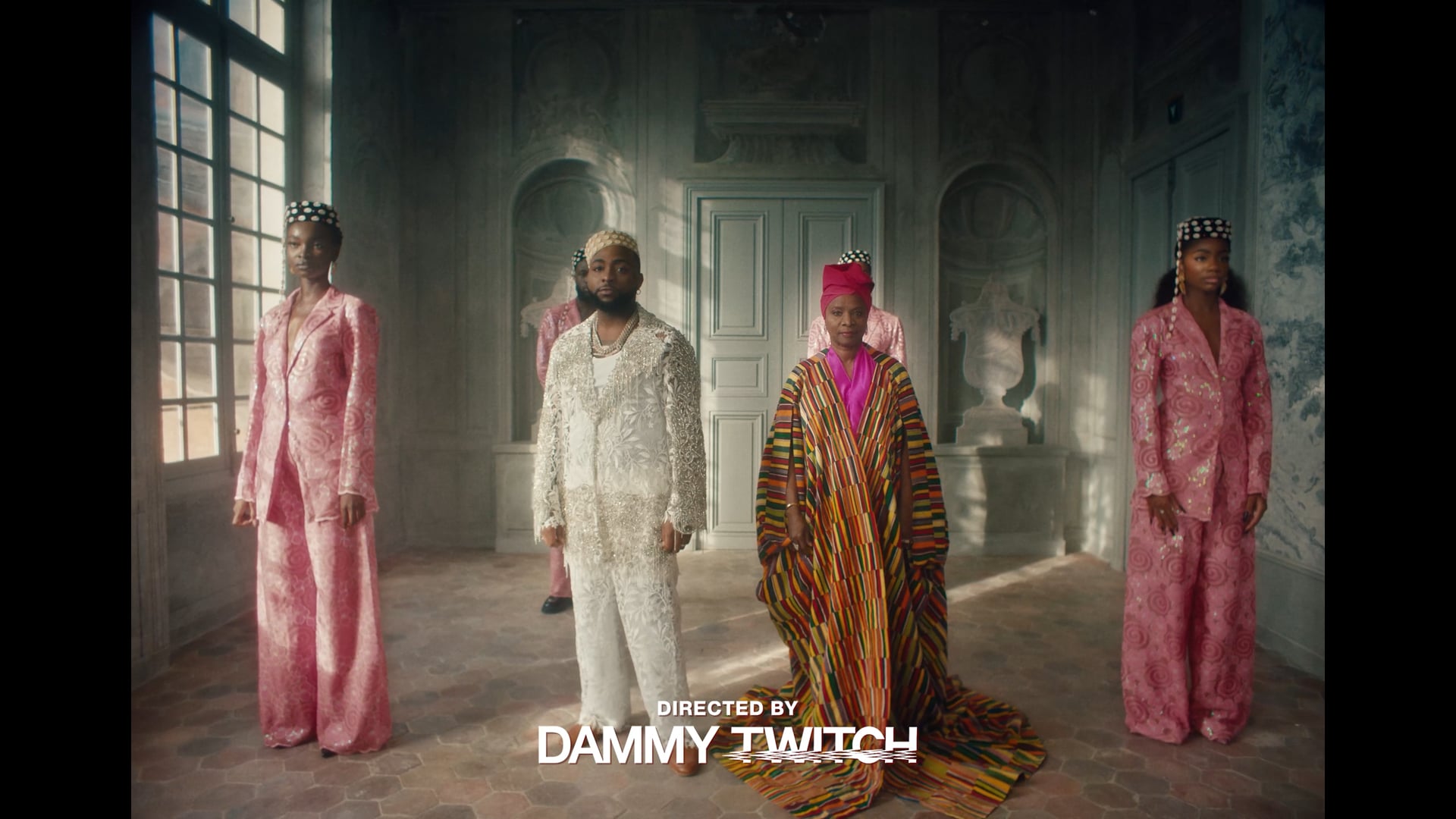 DAVIDO FT. THE CAVEMEN, ANGÉLIQUE KIDJO - NA MONEY