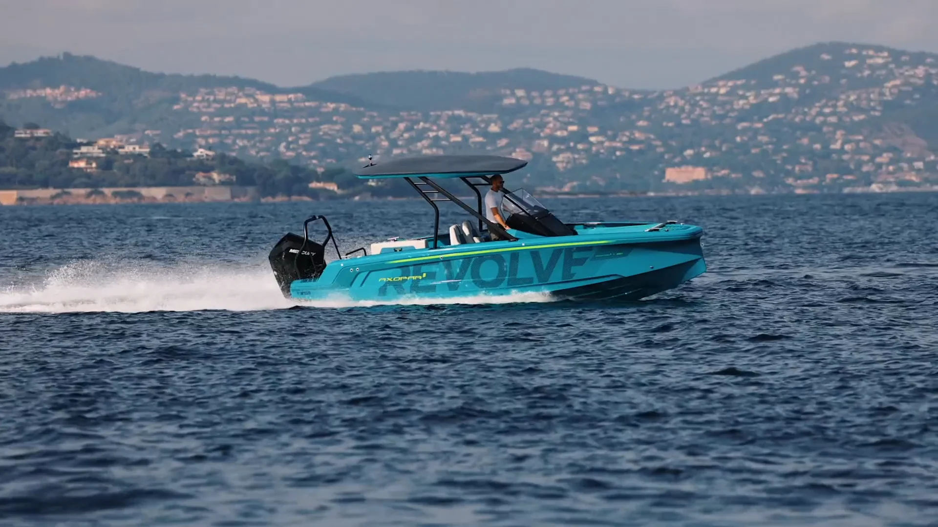 Axopar 22 Revolve: A Total Water Sports Experience