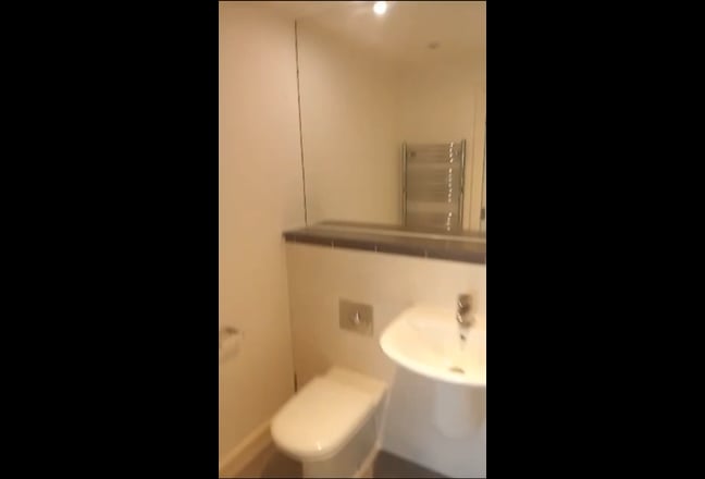 Double Room with separate washroom - Stratford Main Photo