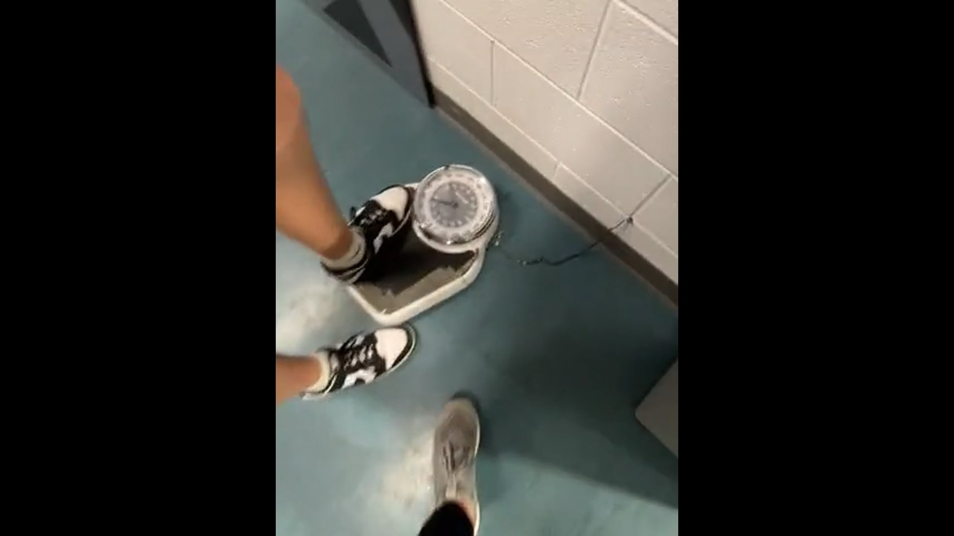 Watch oliver poupore's Weight: 168 pounds