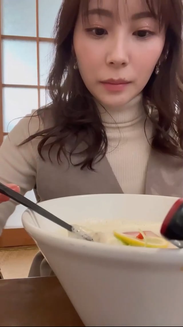 「ただただラーメンすする動画」