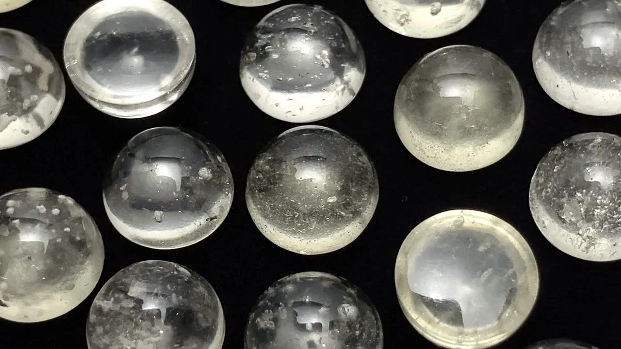 リビアングラス ラウンド カボション8×8mm 1個｜天然石ビーズの卸問屋