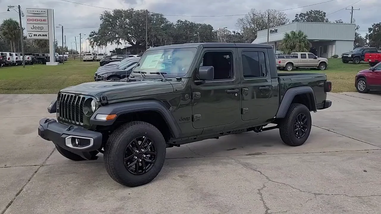 NEW 2023 JEEP GLADIATOR Sport S 4x4 at Alan Jay CJD Wauchula (NEW) 