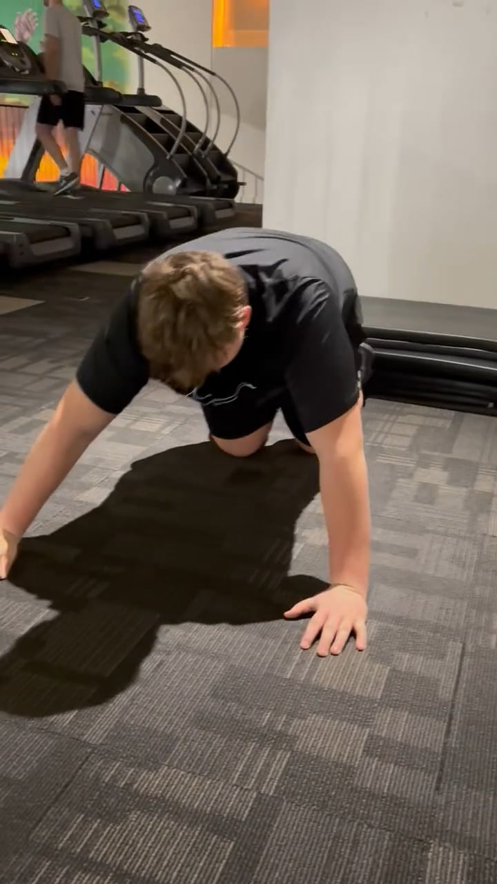 Watch tomas villano's Push Ups: 15 push ups