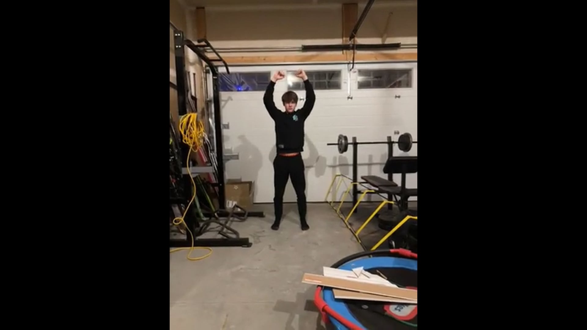 Watch roman mitchell's Vertical Jump: 23.75 inches