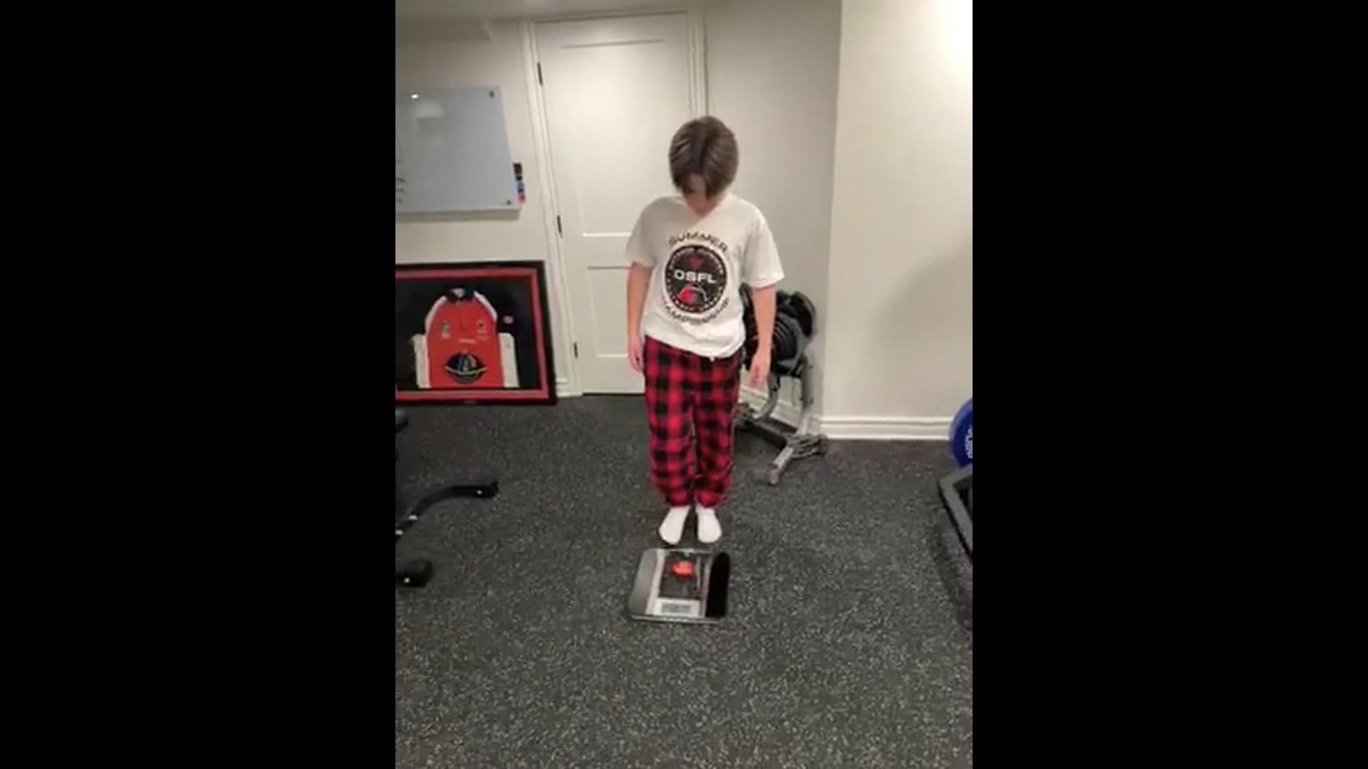 Watch carsten abrams's Weight: 121.6 pounds