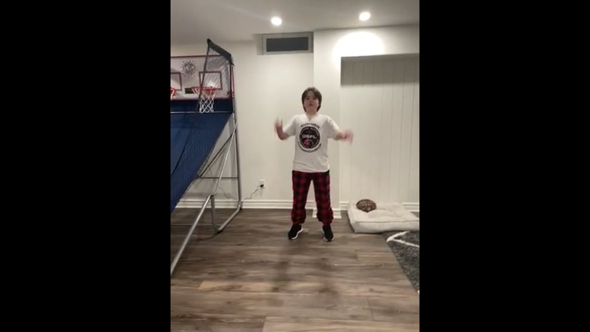 Watch carsten abrams's Vertical Jump: 16.23 inches