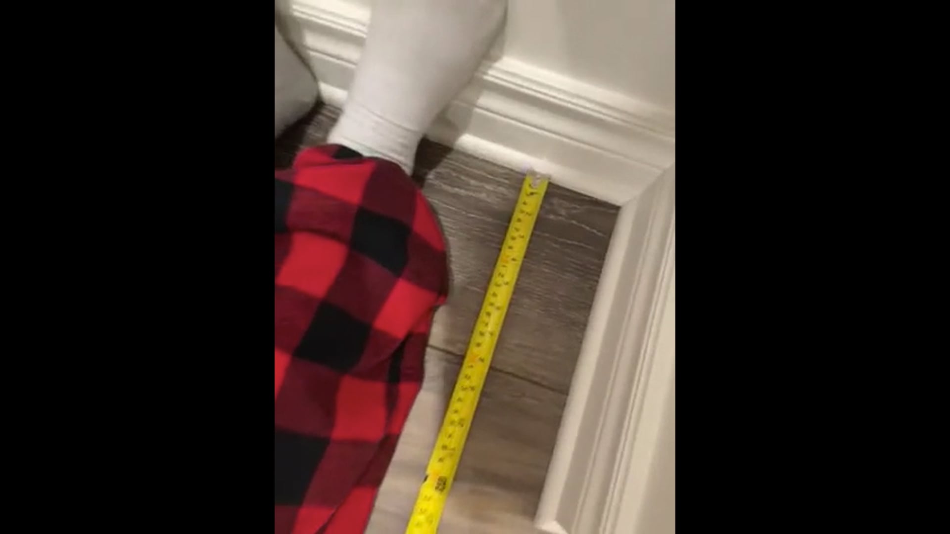 Watch carsten abrams's Height: 59.2 inches