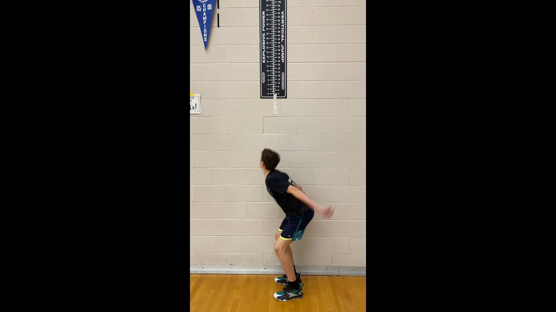 Watch matthew cawker's Vertical Jump: 18.3 inches