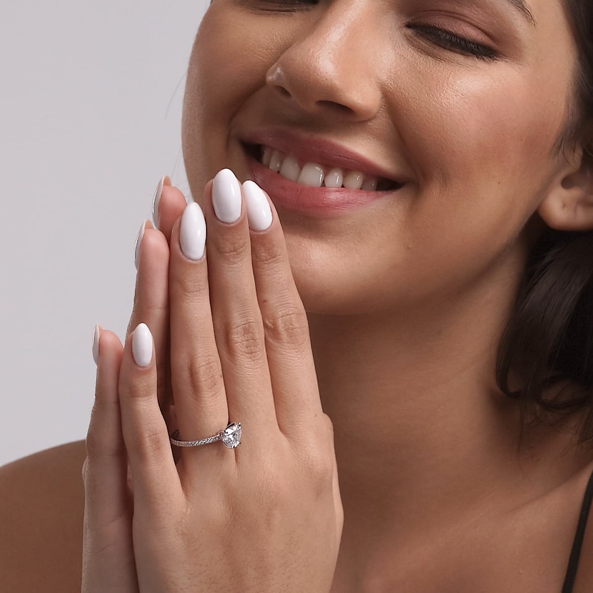 product video 2 for 8 1/5 ctw Heart Lab Grown Diamond Scalloped classic Pave Solitaire Engagement Ring with Side Stones