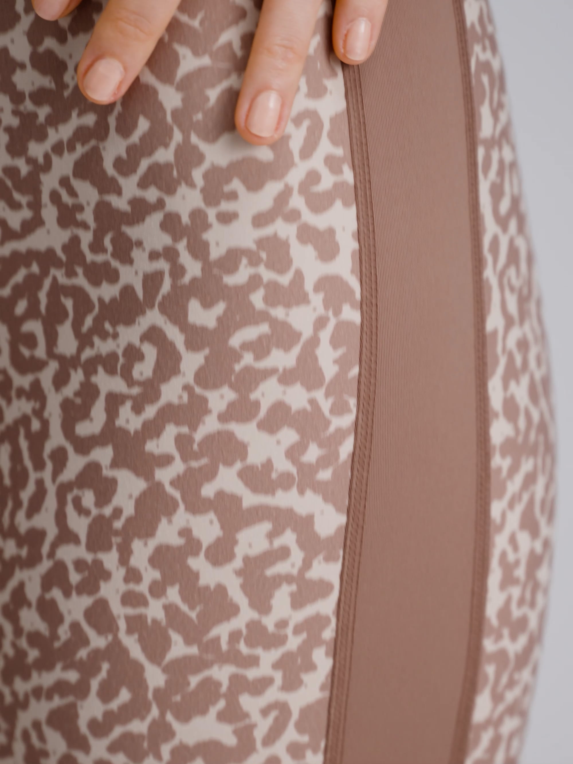 טייץ פסים בגזרה גבוהה אורך ”25 מבד ilios