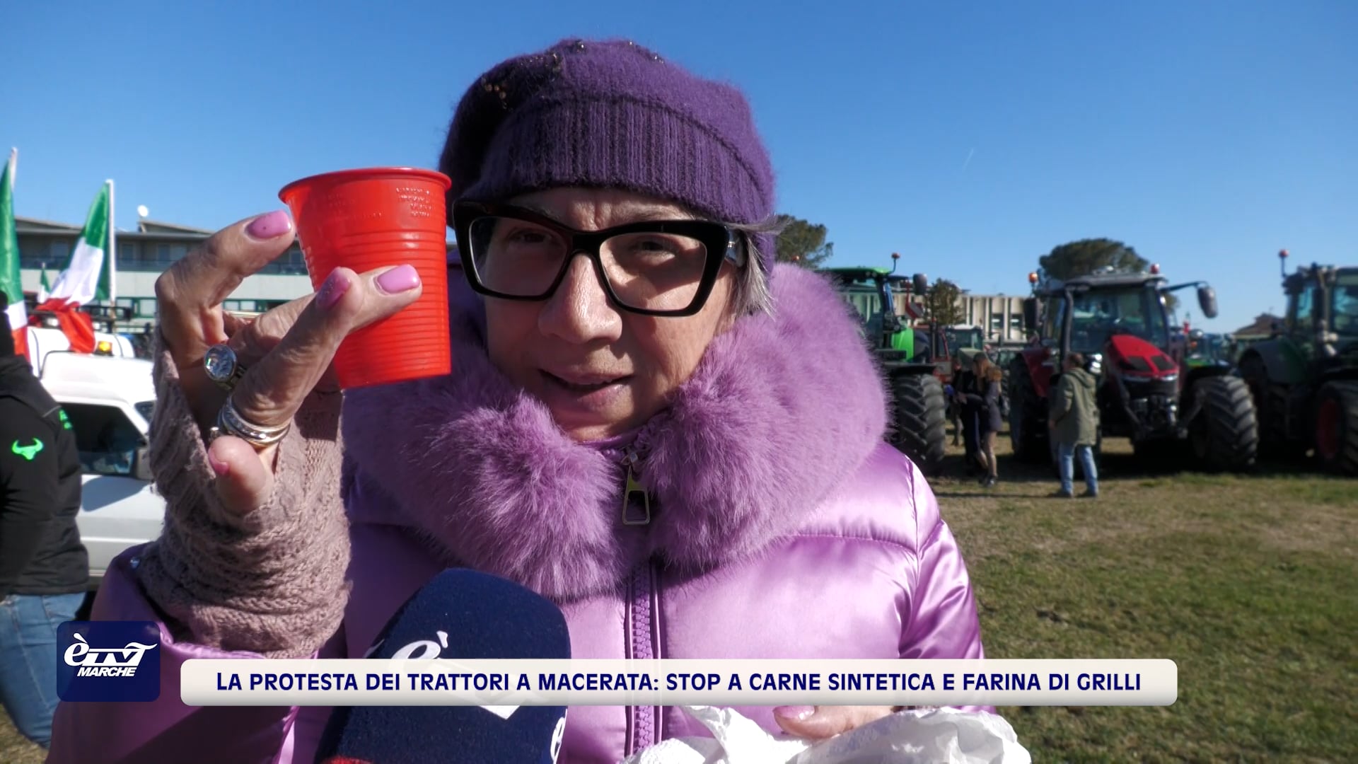 La protesta dei trattori a Macerata: stop a carne sintetica e farina di grilli - VIDEO