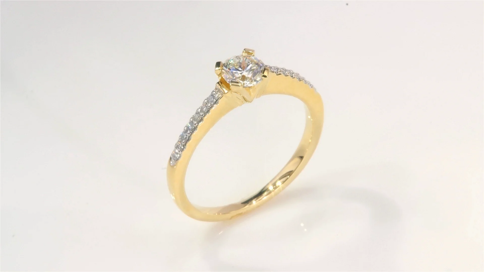 Diamentowy pierscionek zareczynowy Ventego z żółtego złota