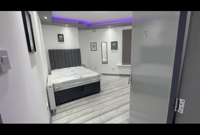 BRAND NEW - 6 luxurious rooms walking dist to uni Main Photo