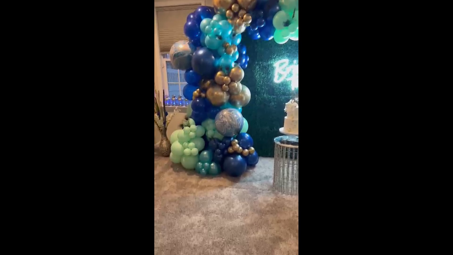 Promotional video thumbnail 3 for Adetemz Balloon Creations