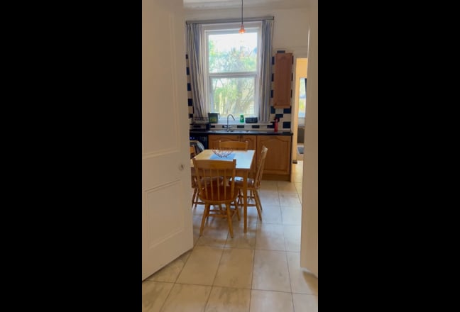 Spacious & lovely quiet flat.  Main Photo