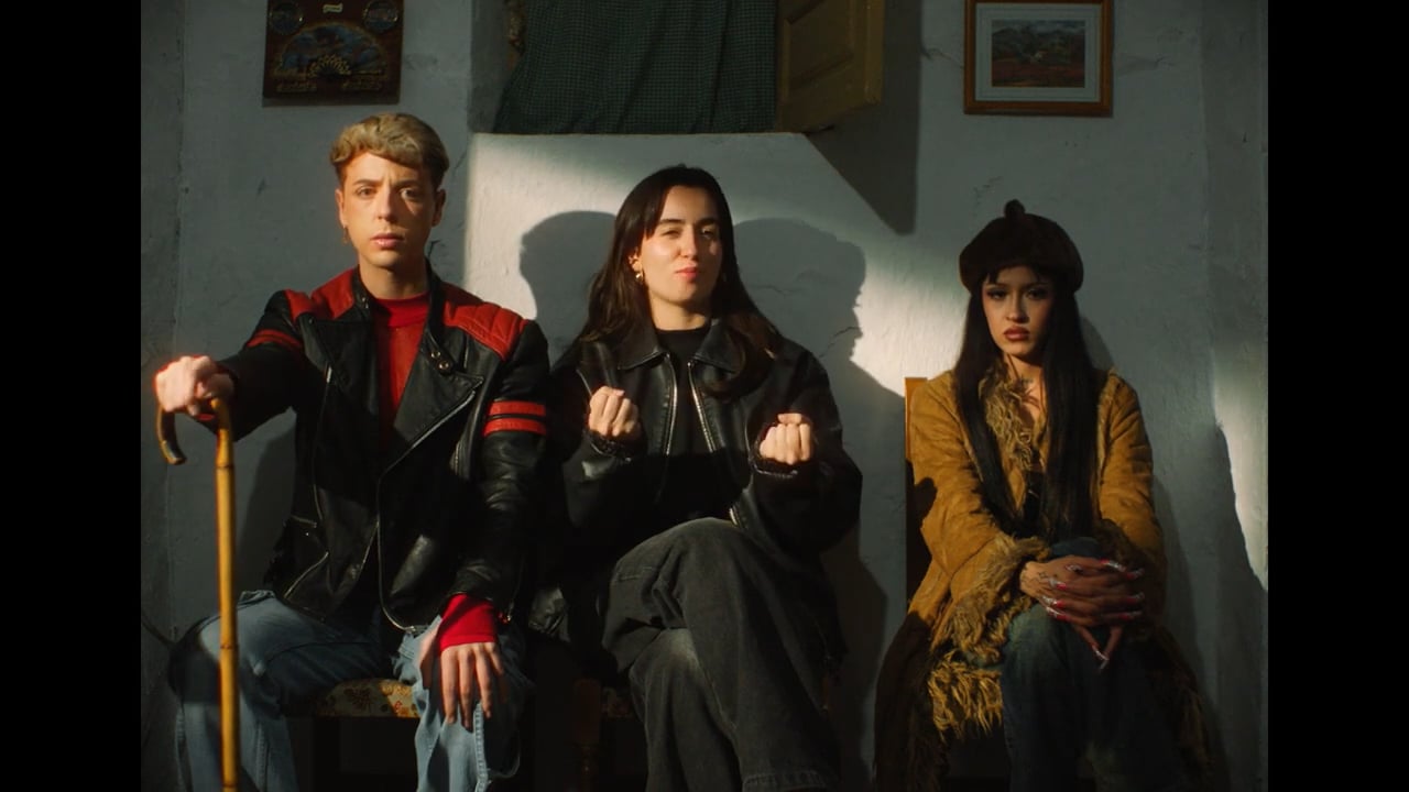 JAÉN Ft Rubén Avilés, Ariane Hoyos, Alba Moreno (FÃ­sica MR)