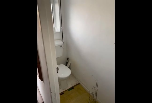 A south facing single bed room Main Photo