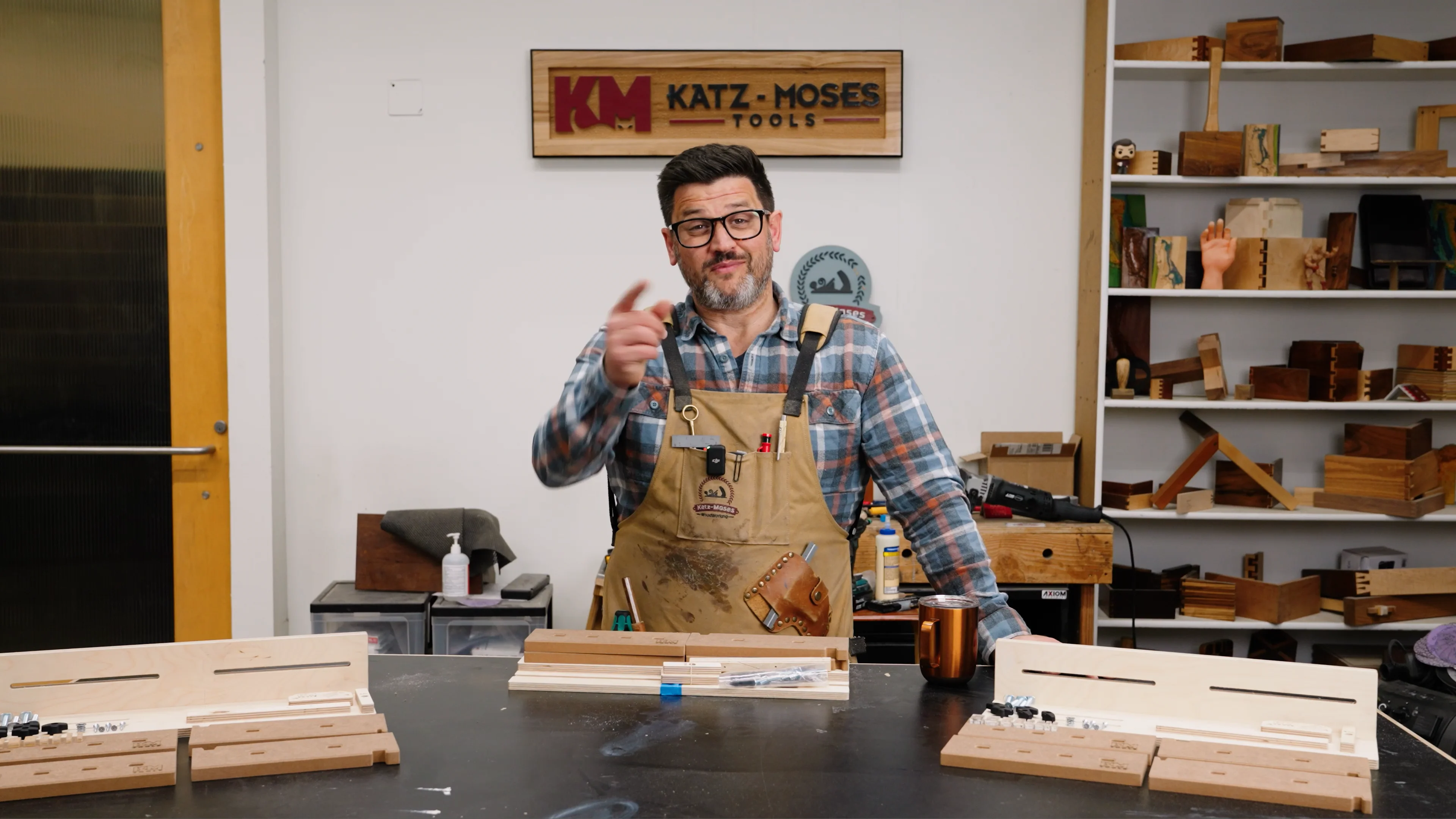 KM Tools Universal Box Joint Jig Assembly Video | Videos & Movies