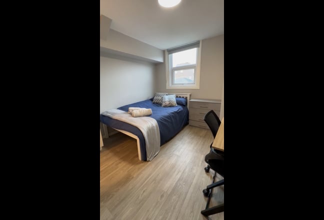 Ensuite Double Room SE18 1Bt Main Photo