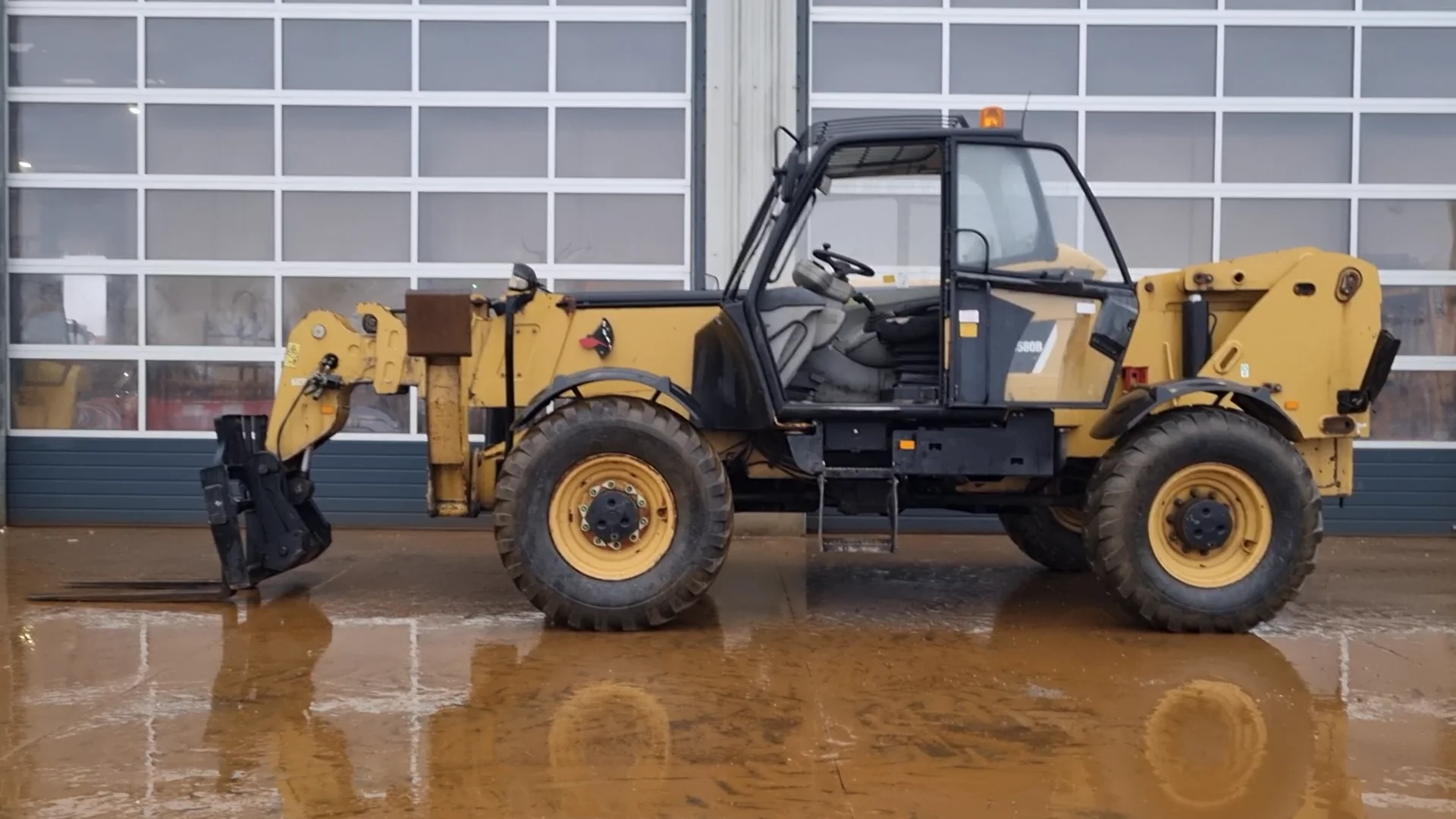 CAT TH580B - Leeds March 24 on Vimeo