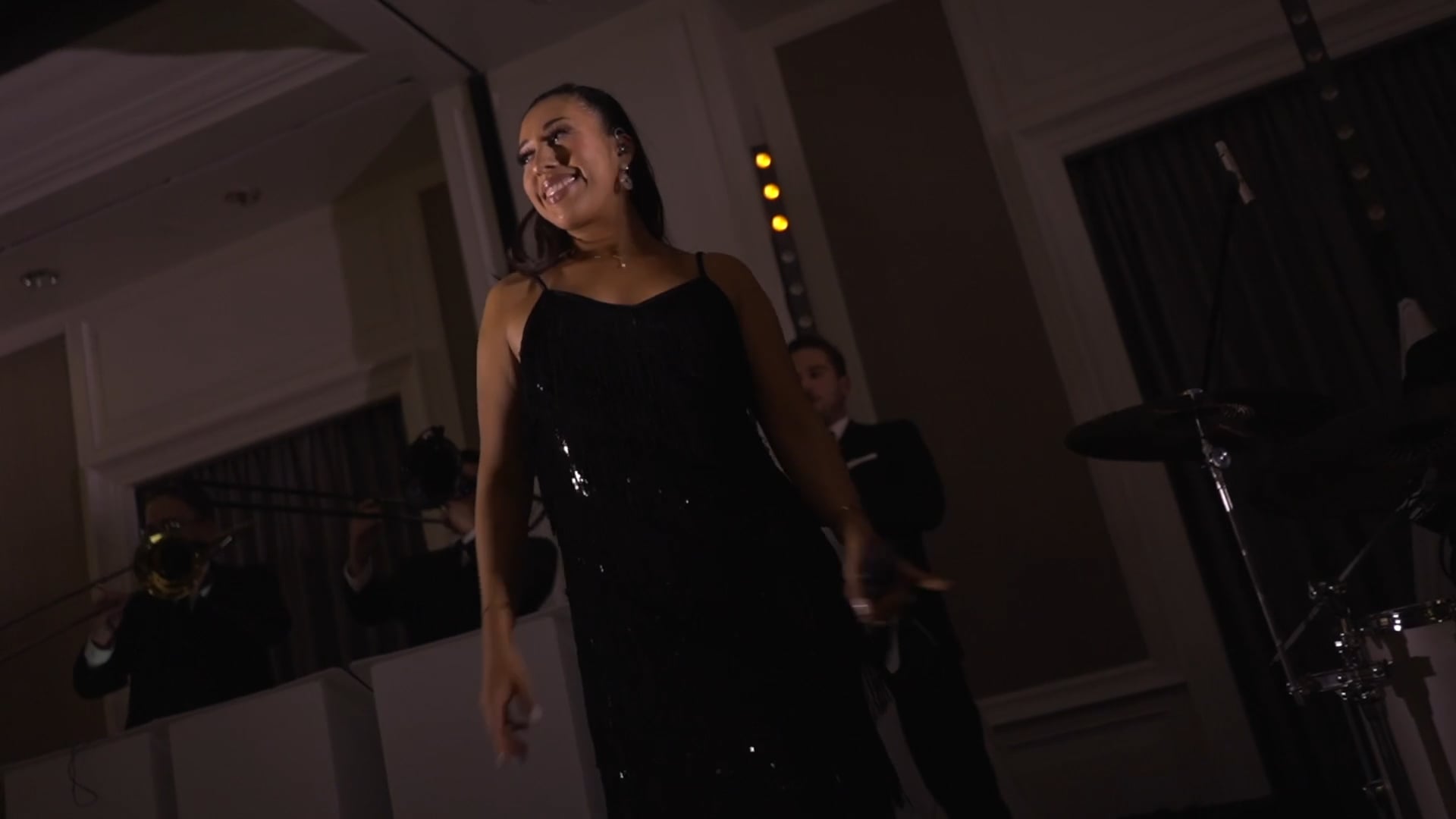 Paola A sings "Don't Start Now"