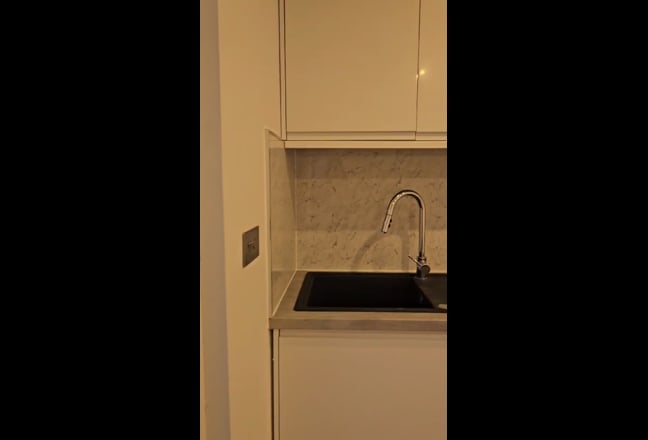 Independent Ensuite Studio with Kitchenette Main Photo