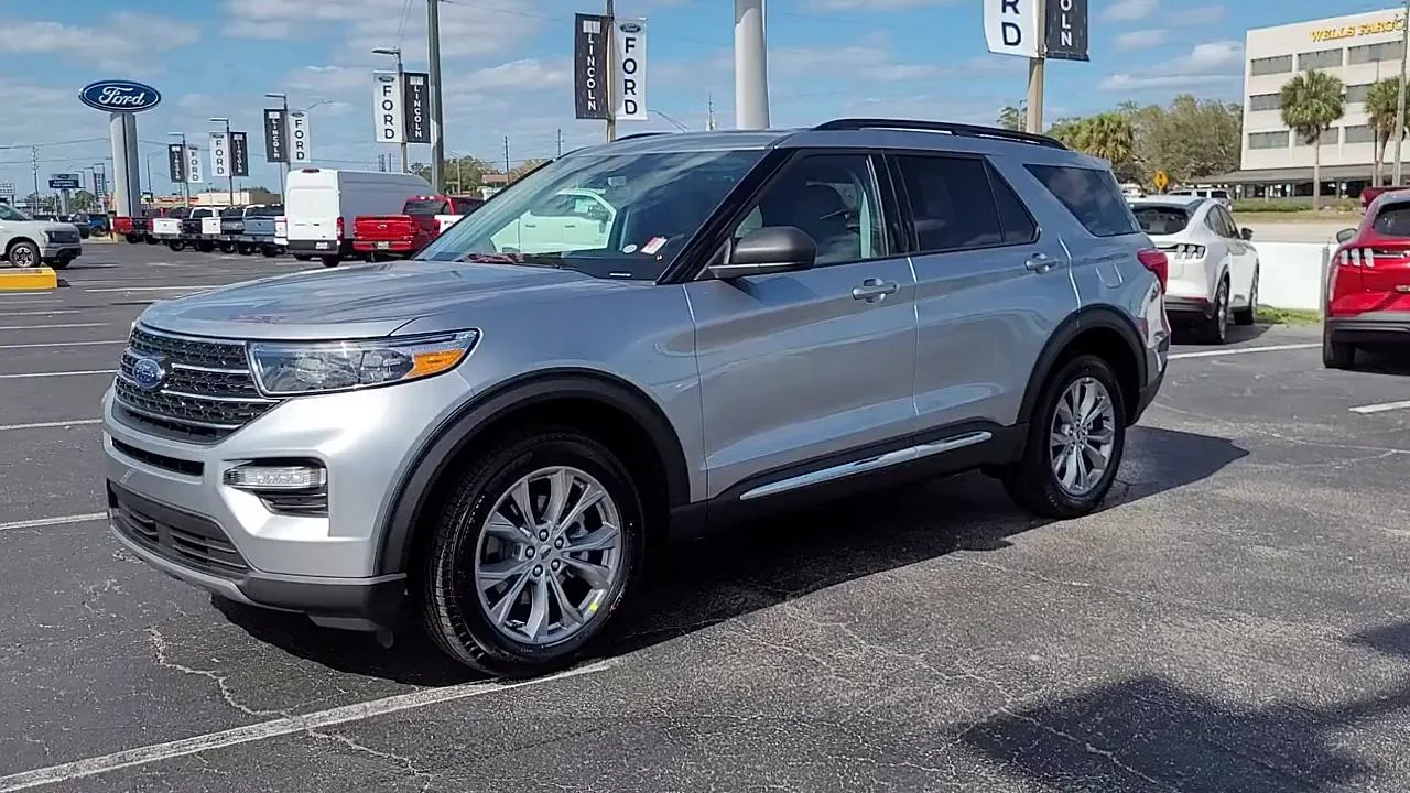 NEW 2024 FORD EXPLORER XLT 4WD at Alan Jay Ford Lincoln (NEW) #FA18053 ...