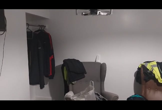 I looking for room.  I am looking for long t... Main Photo