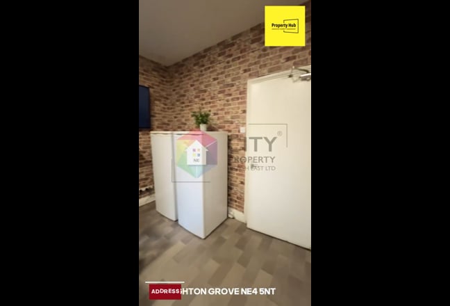 Room with Toilet and Bathroom Near City Center  Main Photo