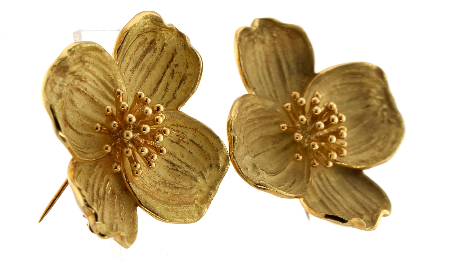 TIFFANY and CO. Wild Rose Dogwood Flower 18k Yellow Gold Brooch