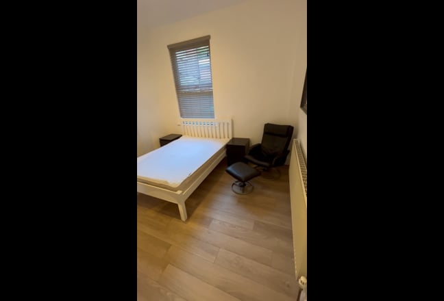  Large Double Room Very Close to City 500pcm Main Photo