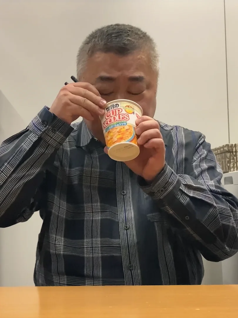 カップヌードル シンガポール風ラクサ | 日清食品グループ