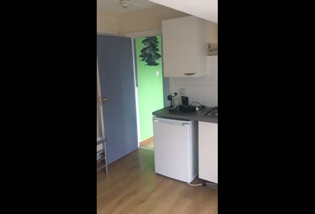 Studio Flat to Rent Main Photo