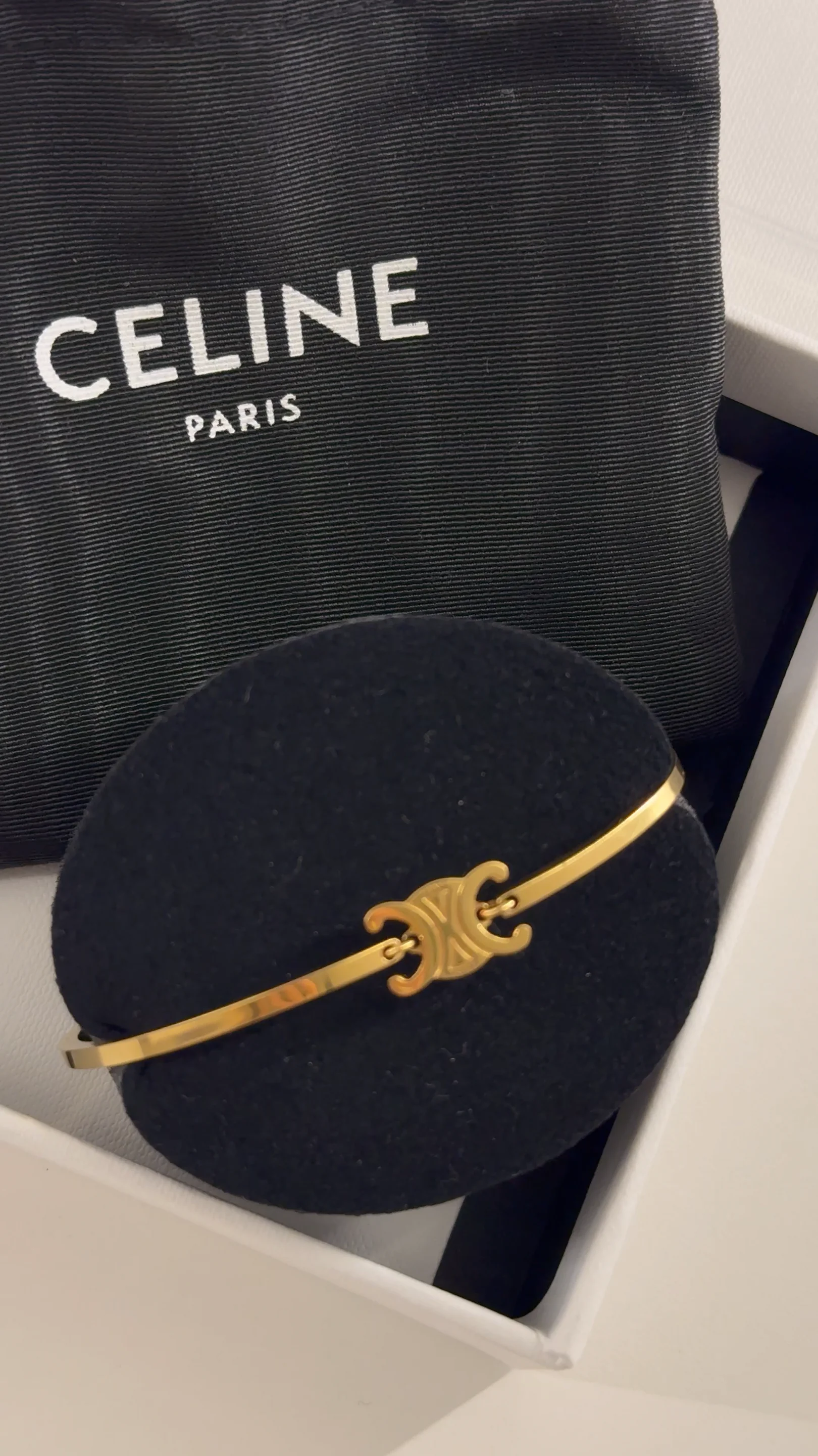 【CELINE】Triomphe Articulated Bracelet ブレスレット Celine TRIOMPHE ARTICULATED BRACELET IN BRASS WITH GOLD