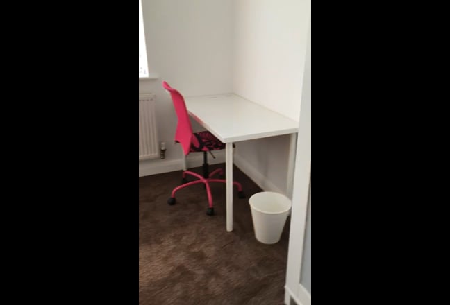 Modern  4 bedroom House close to Uni & City Centre Main Photo