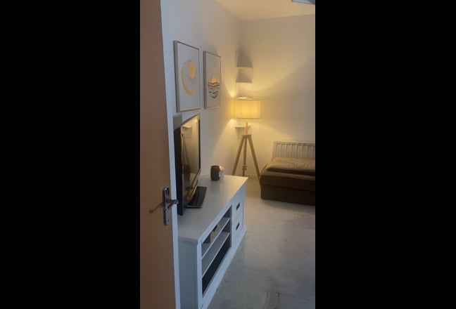 2 double bed apartment Temple Meads.Bills included Main Photo