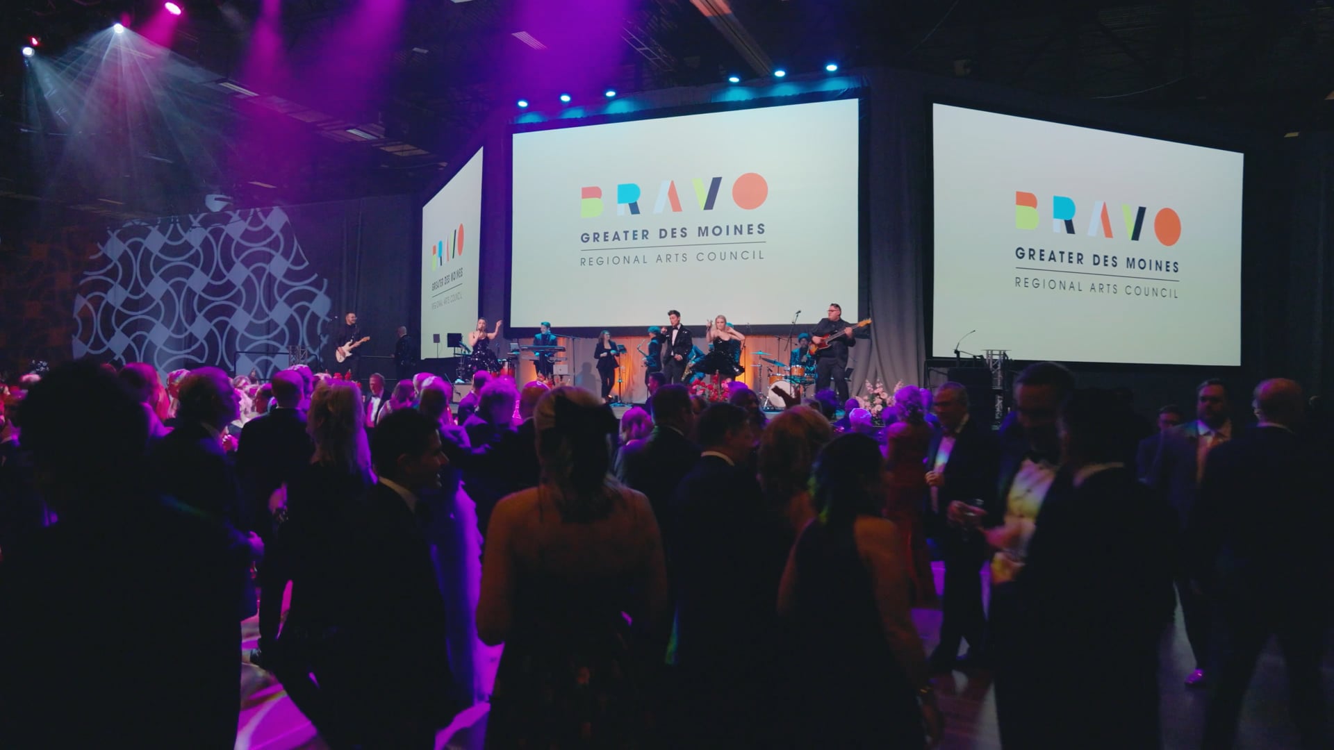 HIGHLIGHTS - Live at the Iowa Events Center, Des Moines, IA