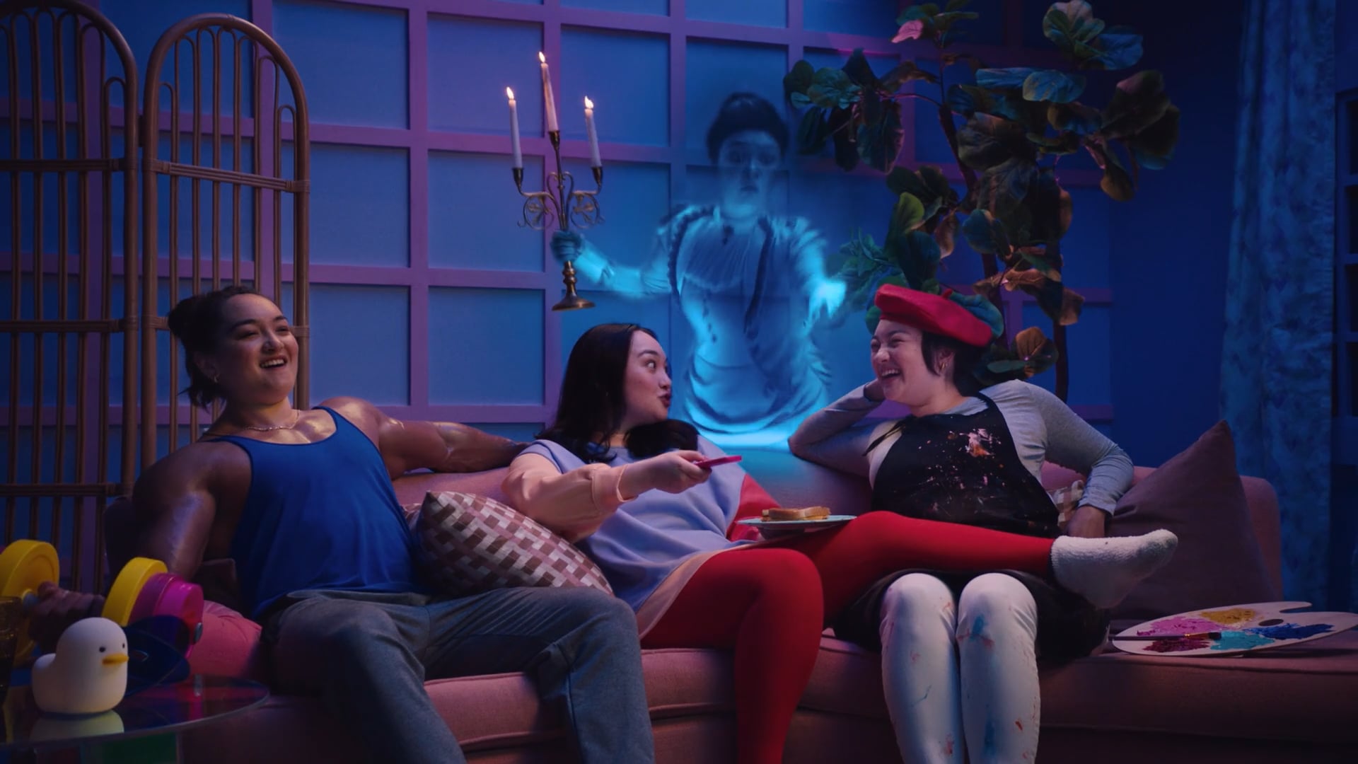 THE SIMS "Watching TV"