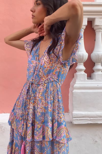 Video: Long Dress Anakarina