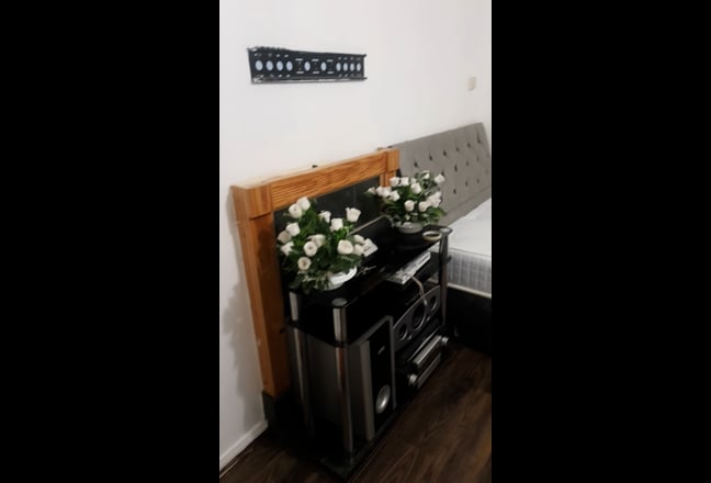 Ensuite double bedroom  Main Photo