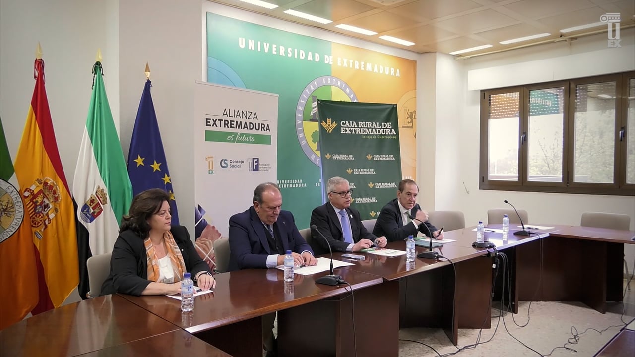 La UEx y Caja Rural de Extremadura apuestan por la empleabilidad