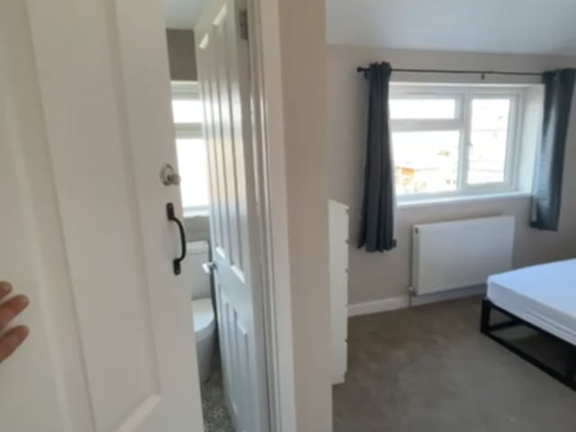 Bills included renovated double room with ensuite Main Photo