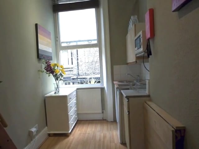 Single bedsit available in West Kensington  Main Photo