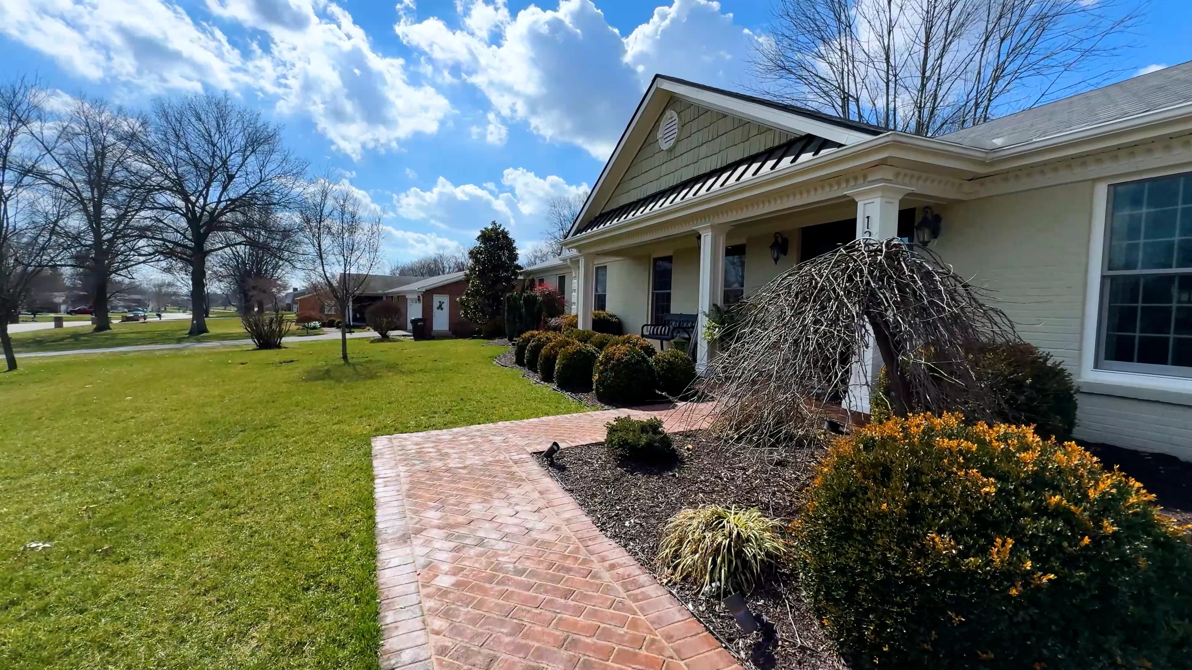 128 Lone Oak Dr, Nicholasville KY, 40356_Unbranded_ver2.mp4 on Vimeo