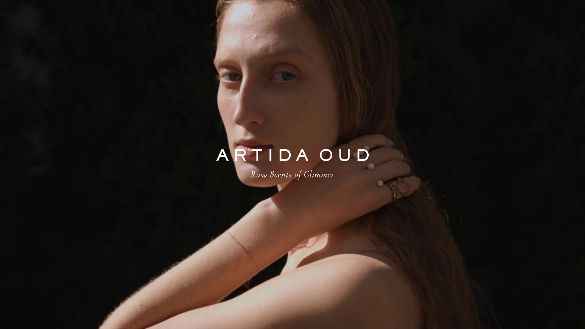 ARTIDA OUD 6th Anniversary 限定 アームカフバングル ARTIDA OUD＞夢幻の色彩に満ちあふれる、6周年限定ジュエリーを
