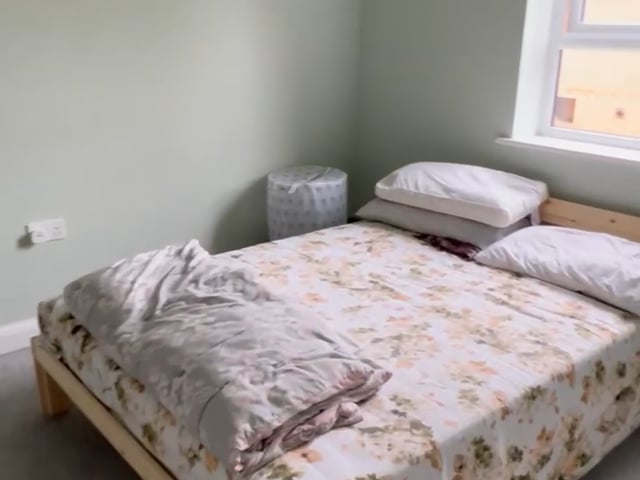 Furnished Double room to rent in a quite house Main Photo