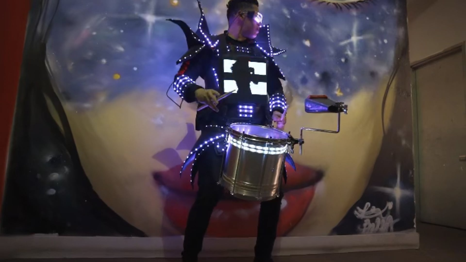 Led Drummer Act