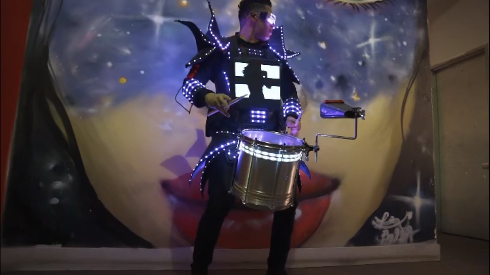 Led Drummer Act